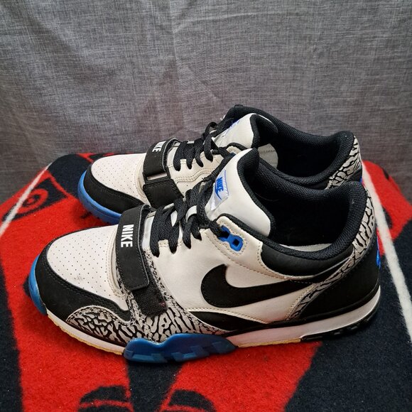 nike air trainer 1 low st black elephant